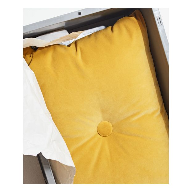 Dot velvet cushion-product