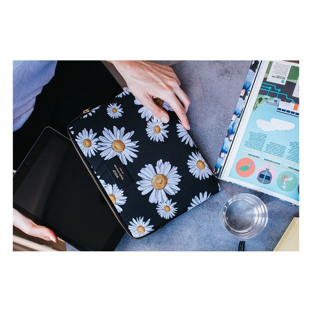 Daisy canvas iPad case-product