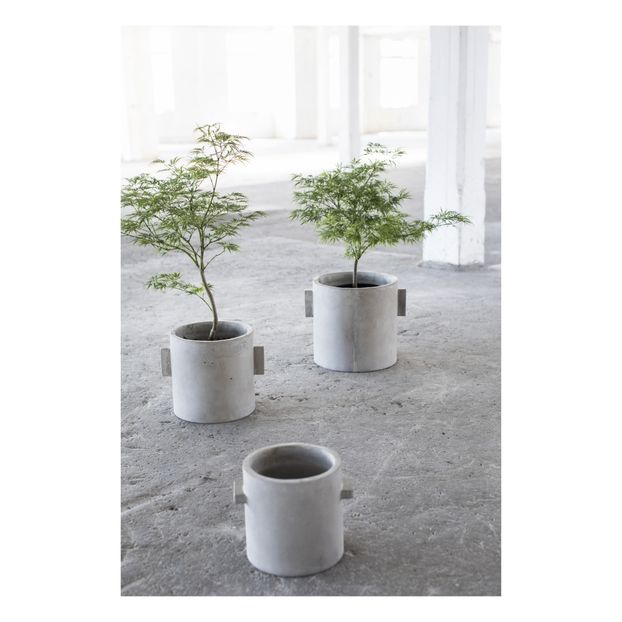 Concrete plant pot-product