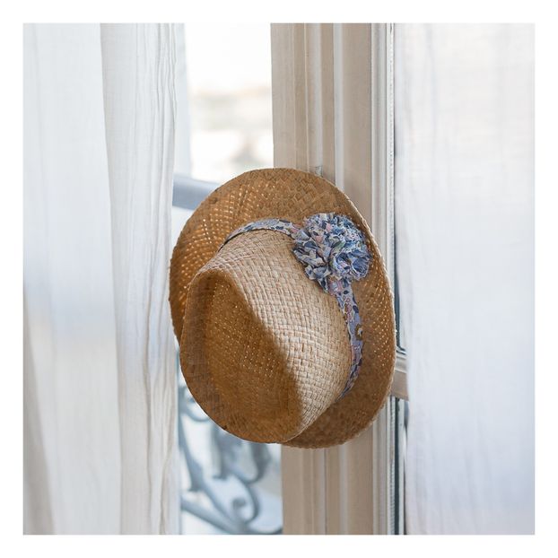 Straw hat with pom-pom-product