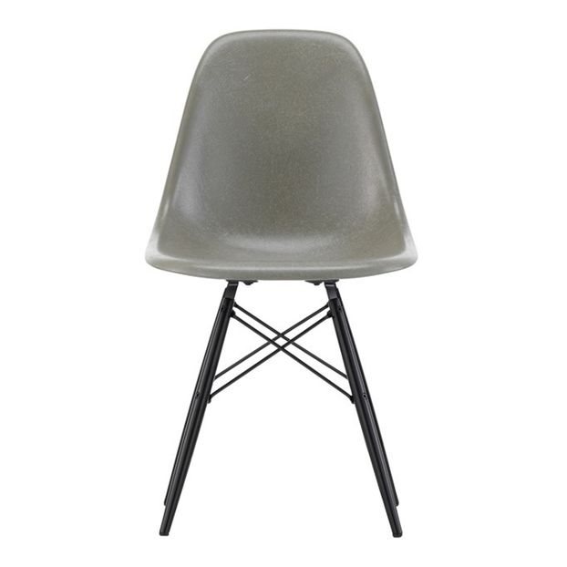 Chaise DSW Fiberglass - piètement en érable - Charles & Ray Eames-product