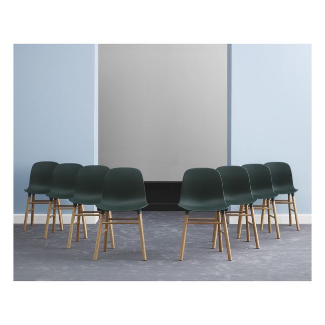 Chaise Form en noyer | Vert