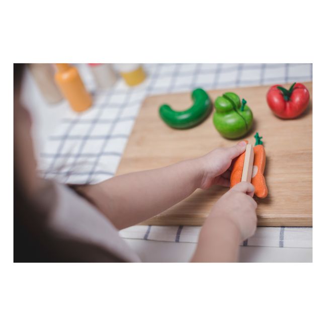 Frutta e verdura "brutto" da tagliare