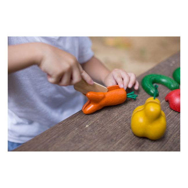 Frutta e verdura "brutto" da tagliare