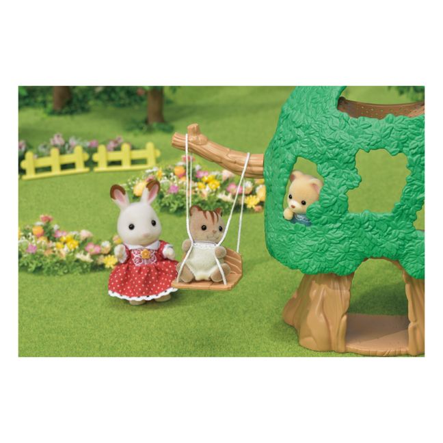 Babyhütte und Eichhörnchen-Baby