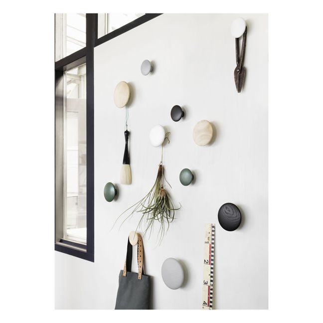 Perchero de roble The Dots | Roble