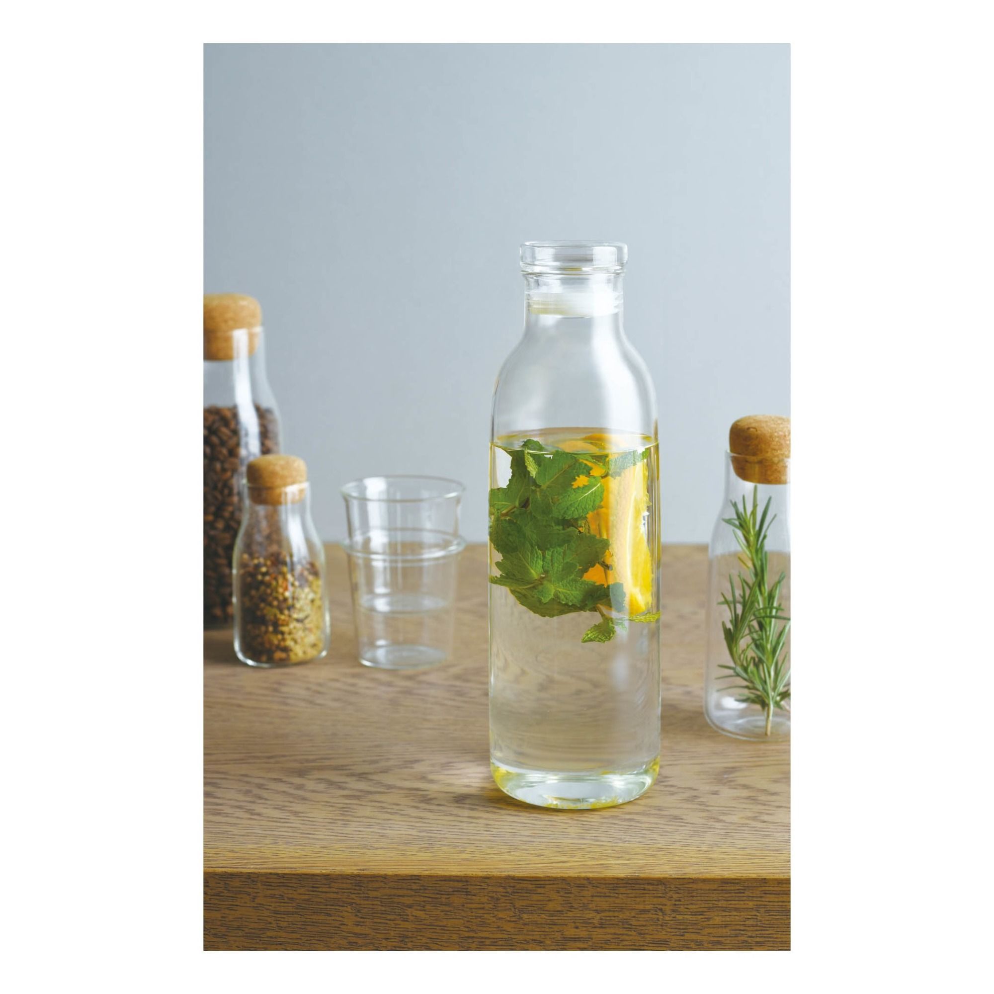 Kinto Glass Bottlit Carafe 1L - Elegant Bottle-Shaped Storage for Beverages  & More – mogutable