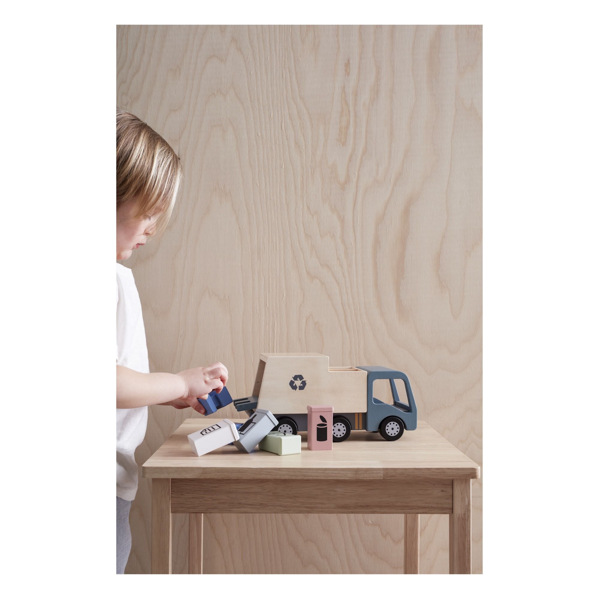 Wooden Garbage Truck Toy- Product image n°5