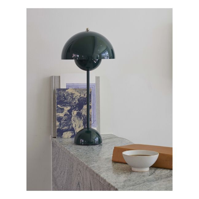 Lámpara de mesa Flowerpot VP3, Verner Panton, 1969 | Verde Oscuro
