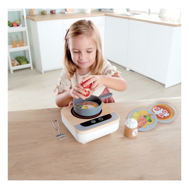 Frying Pan - Set of 12 Accessories