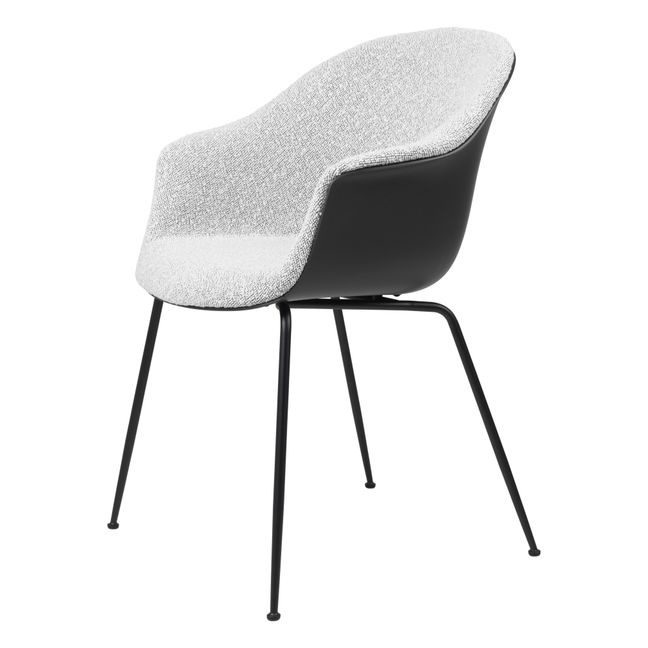 Chaise Bat, piètement noir - GamFratesi | Gris