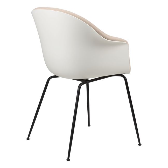 Chaise Bat, piètement noir - GamFratesi | Beige
