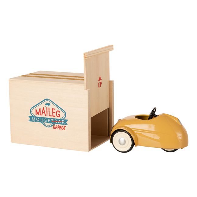 Topolino nella sua macchina | Giallo