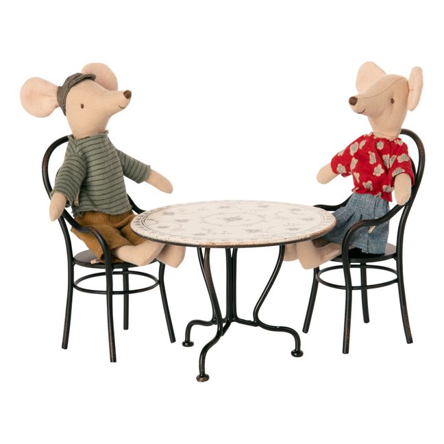Tavolo da pranzo e sedie