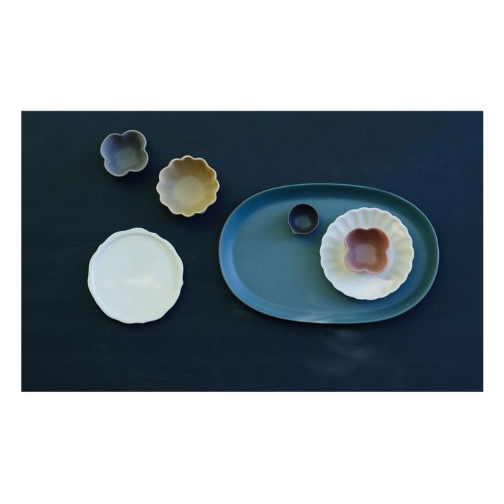Petal Sharing Ceramic Dish | Black- Product image n°1