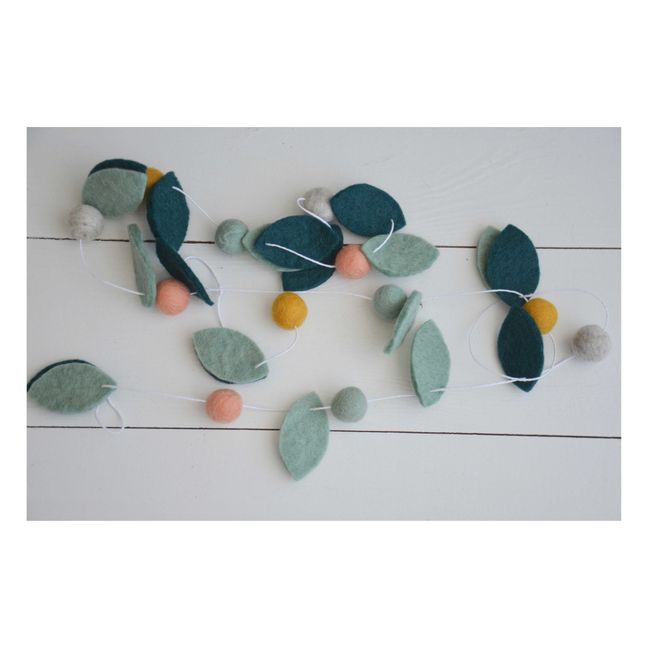 Calm x Smallable Felted Wool Foliage Garland Green