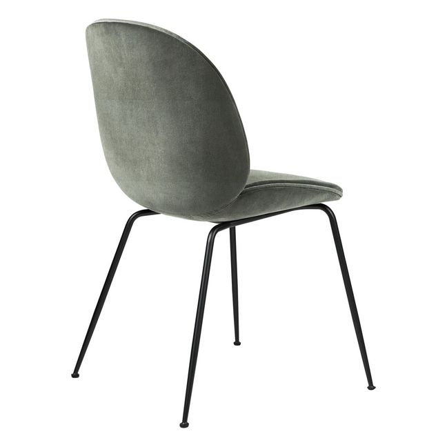 Chaise Beetle rembourrée en velours Eros, piètement noir - GamFratesi | Sauge