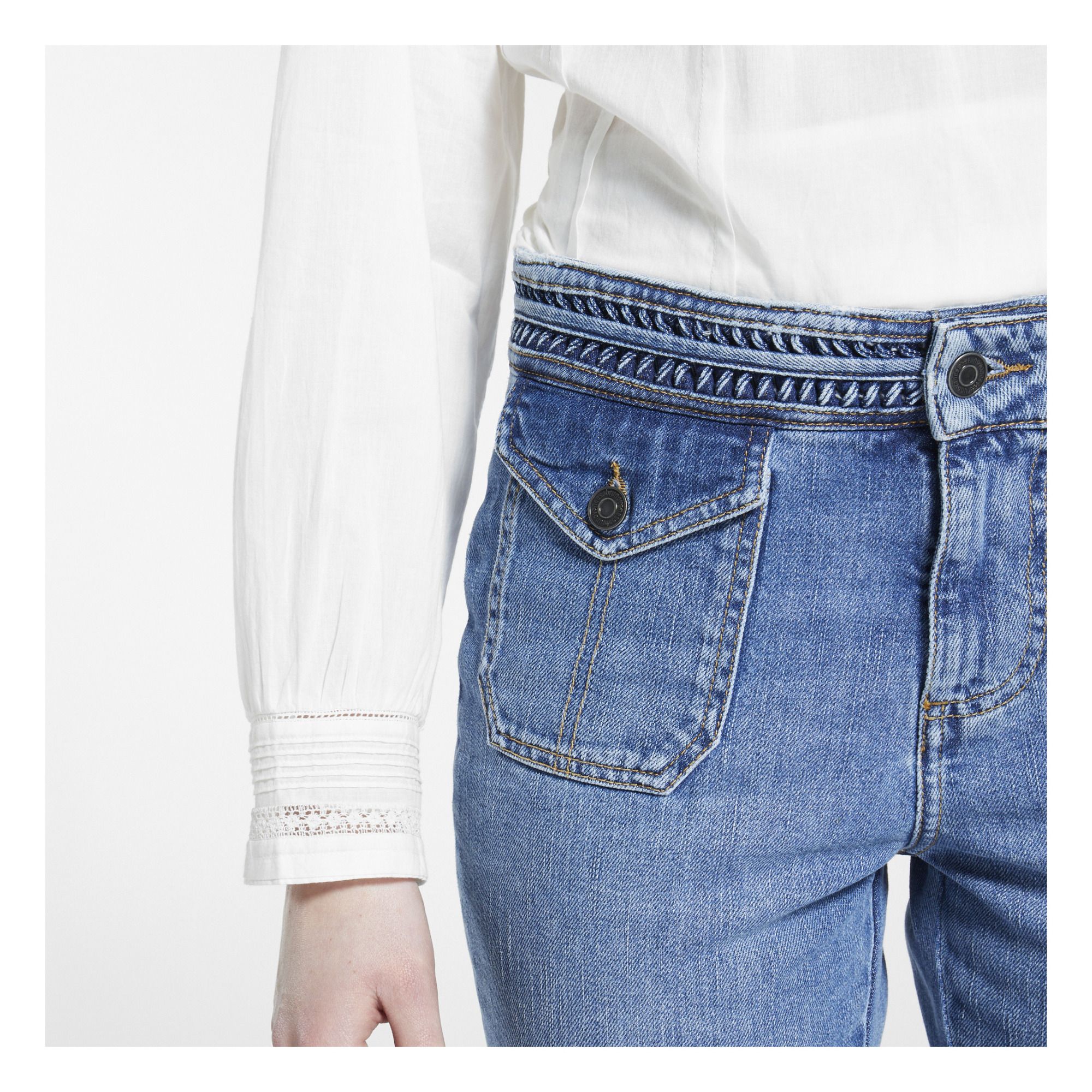 Nano Flared Jeans with Openwork Belt 