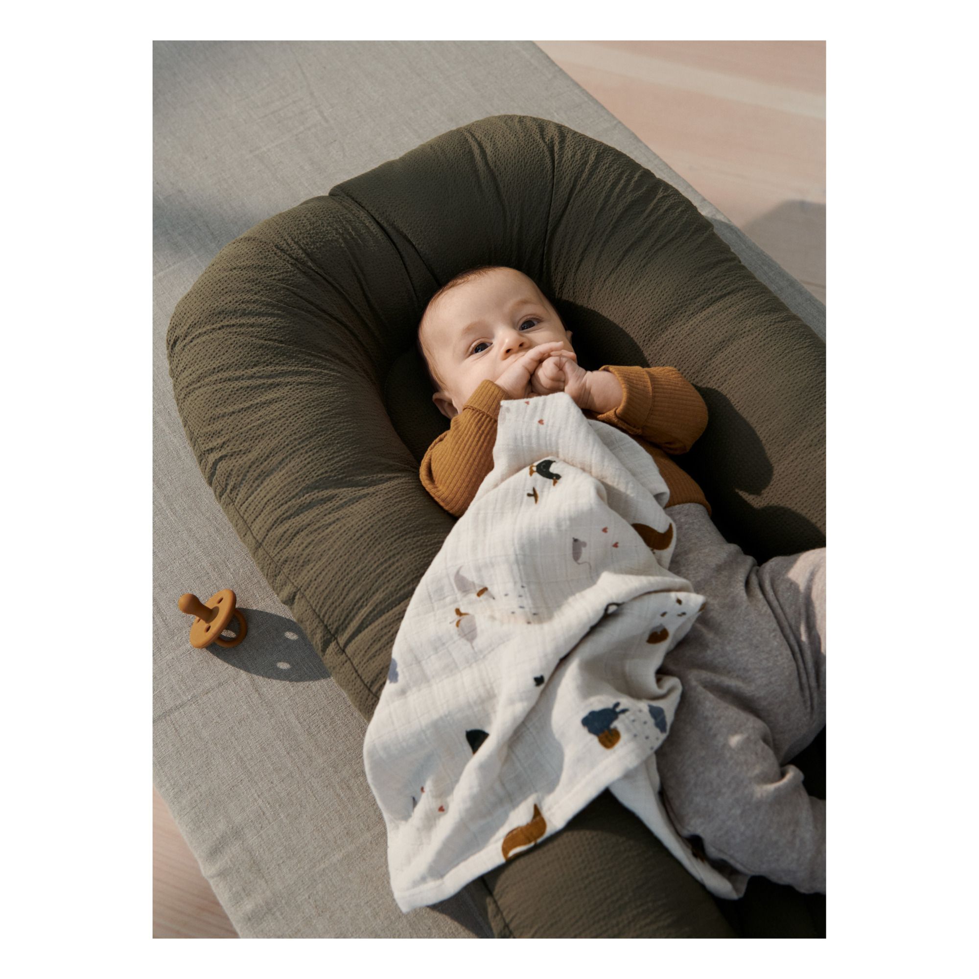 Edward Organic Cotton Baby Nest Khaki- Product image n°1