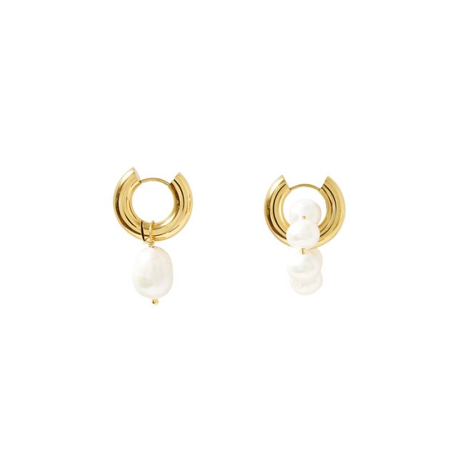 Mismatching Pearl Earrings  White