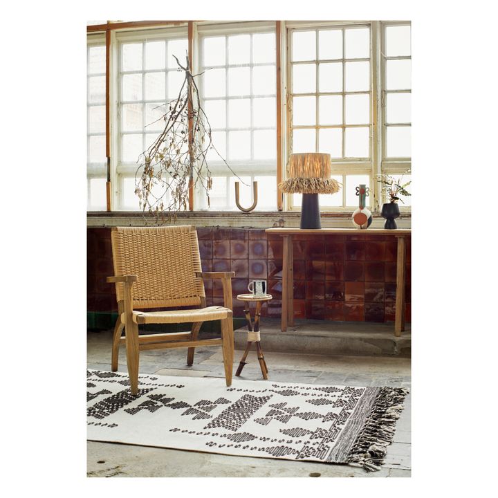 Tischleuchte aus Terrakotta, Lampenschirm aus Bast | Schwarz- Produktbild Nr. 1