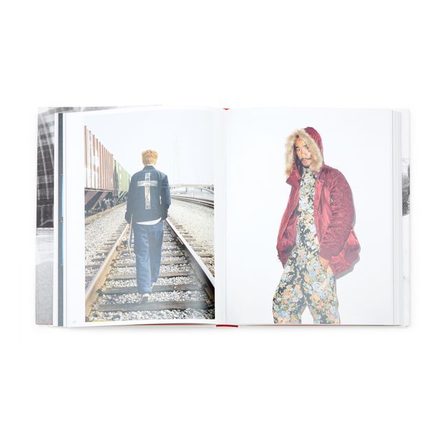 Book - Supreme - EN