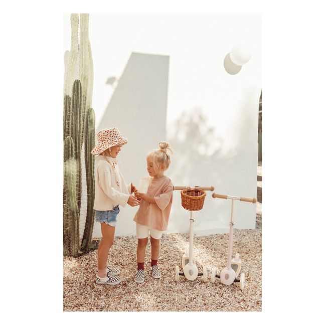 Scooter | Pale pink