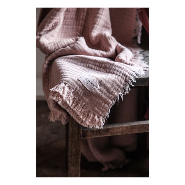 Manta Loulou con flecos de doble gasa de algodón orgánico | Rosa Viejo