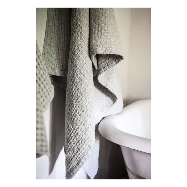 Waffled bath towel | Ecru