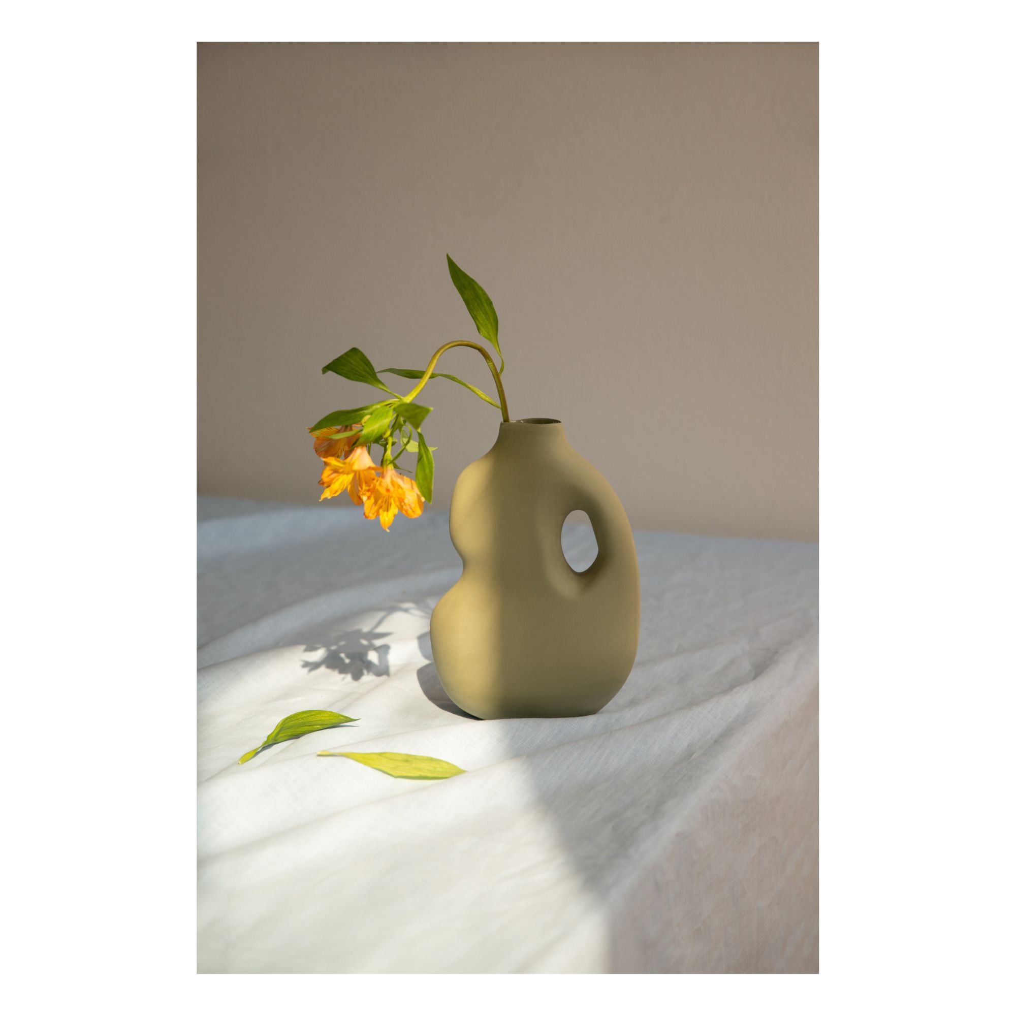 Vase en céramique Aura 2 Sauge- Image produit n°1