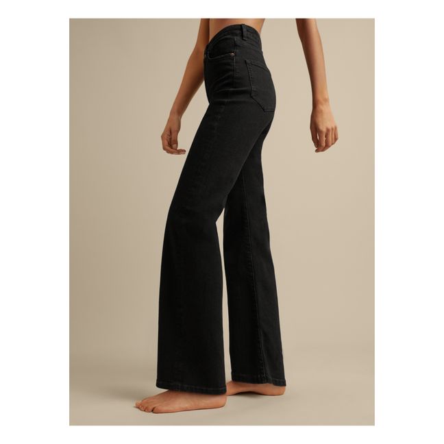 Pyramid Jeans | Black 2 Weeks