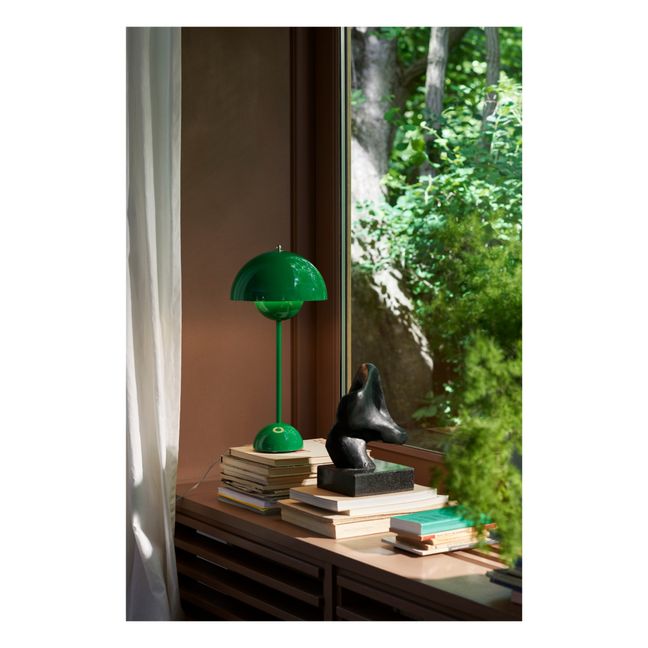 Lámpara de mesa Flowerpot VP3, Verner Panton, 1969 | Verde