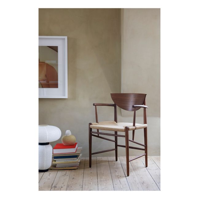 HM4 Drawn Wooden Chair with Armrests Walnut