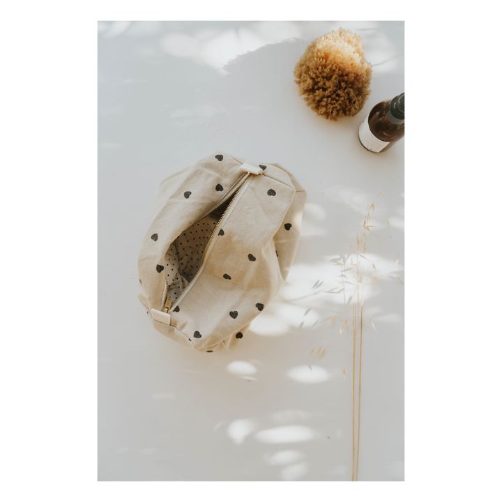 Trousse da bagno, modello: Vic, con stampa con cuori | Sabbia- Immagine del prodotto n°2