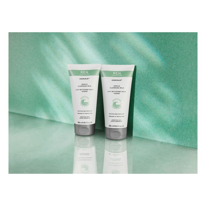Evercalm™ Gentle Cleansing Milk - 150 ml- Product image n°2