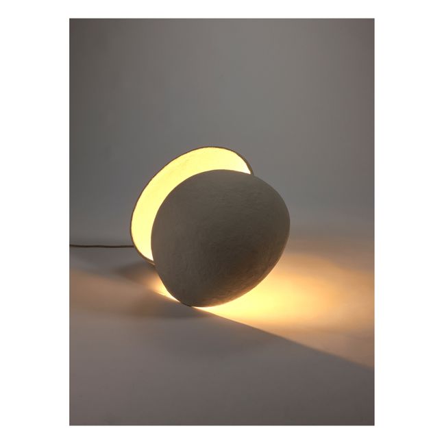 Runde Earth-Lampe aus Pappmaché Weiß