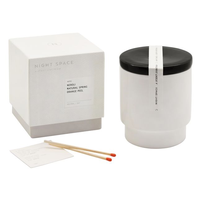 Bougie True Black - Natural spring, orange