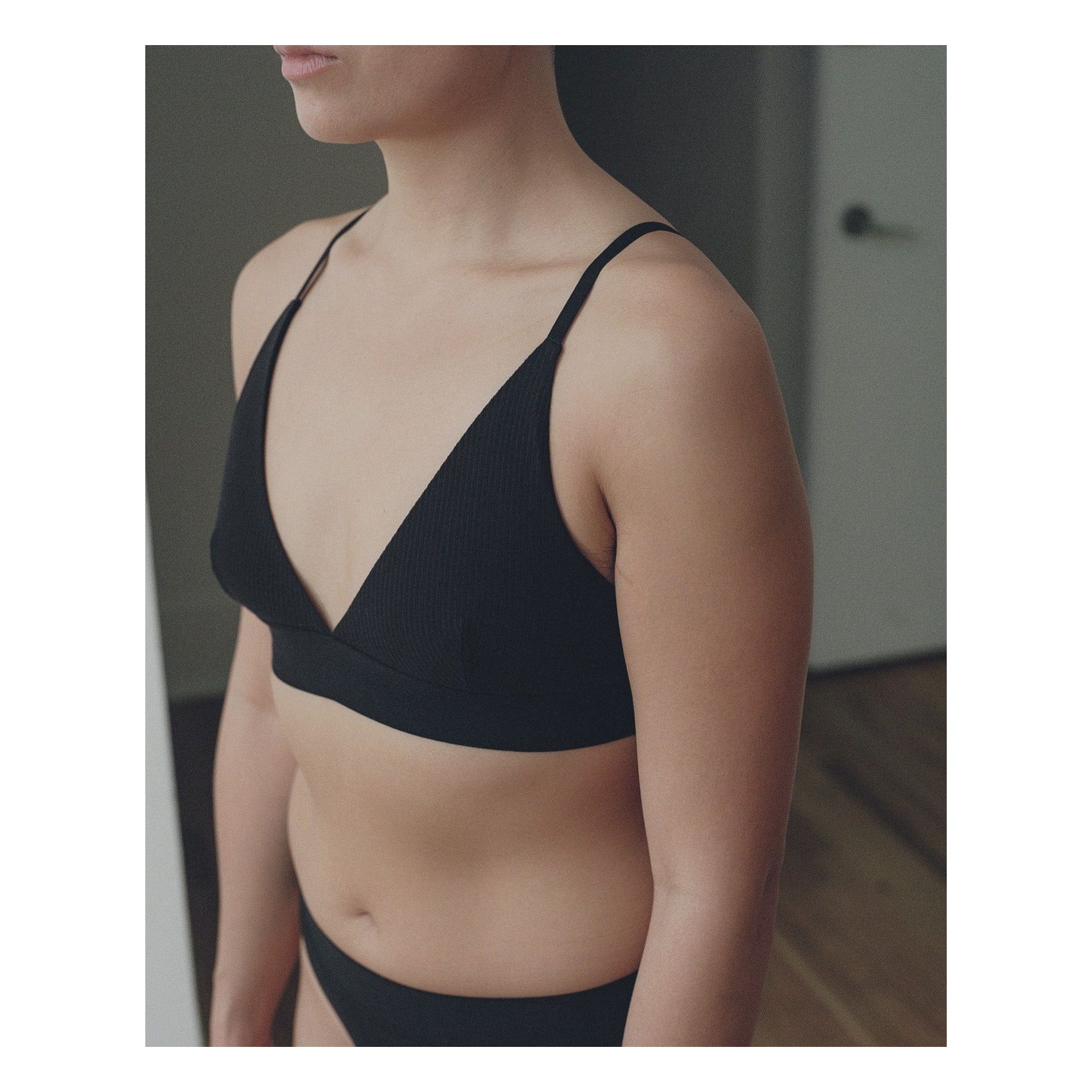 Baserange - Soutien-Gorge Triangle Côtelé - Femme - Noir