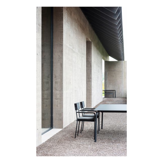 August Outdoor Chair with Armrests | Black