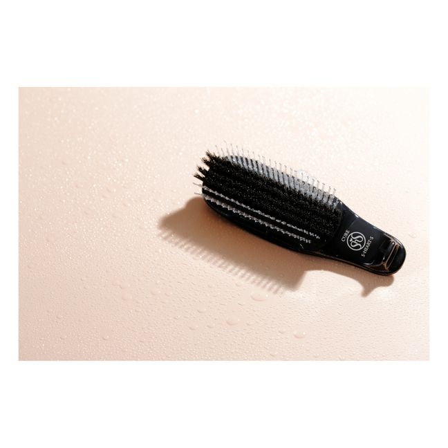 Spazzola per l’applicazione delle cure per i capelli fini, modello: Cure Black