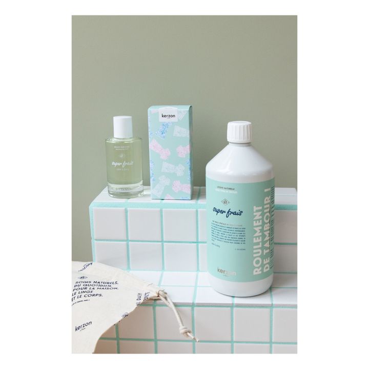 Jabón perfumado Super Fresco - Cedro & Yang 1000 ml- Imagen del producto n°4