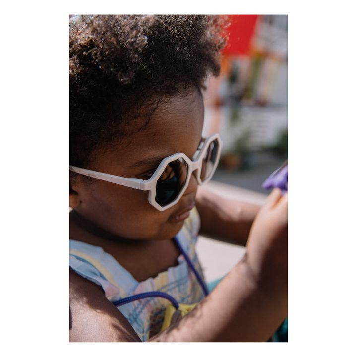 Sunglasses and Pouch - YEYE x Mini Kyomo | Blanco- Imagen del producto n°2