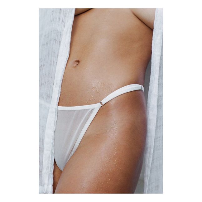 Essential Bikini G-string Blanco