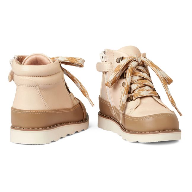 Trek Boots | Crème