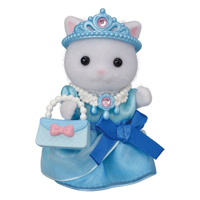 La gatita persa y su traje de princesa