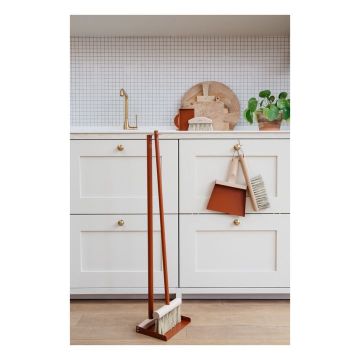 Dustpan & Brush - Clynk Nature | Brick red- Product image n°1