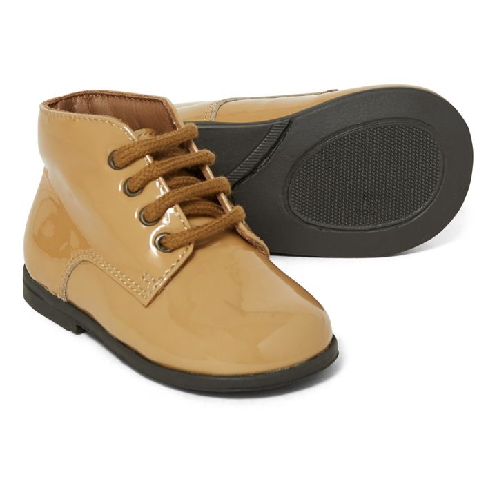 Patent Leather Lace-Up Boots | Kamelbraun- Produktbild Nr. 1