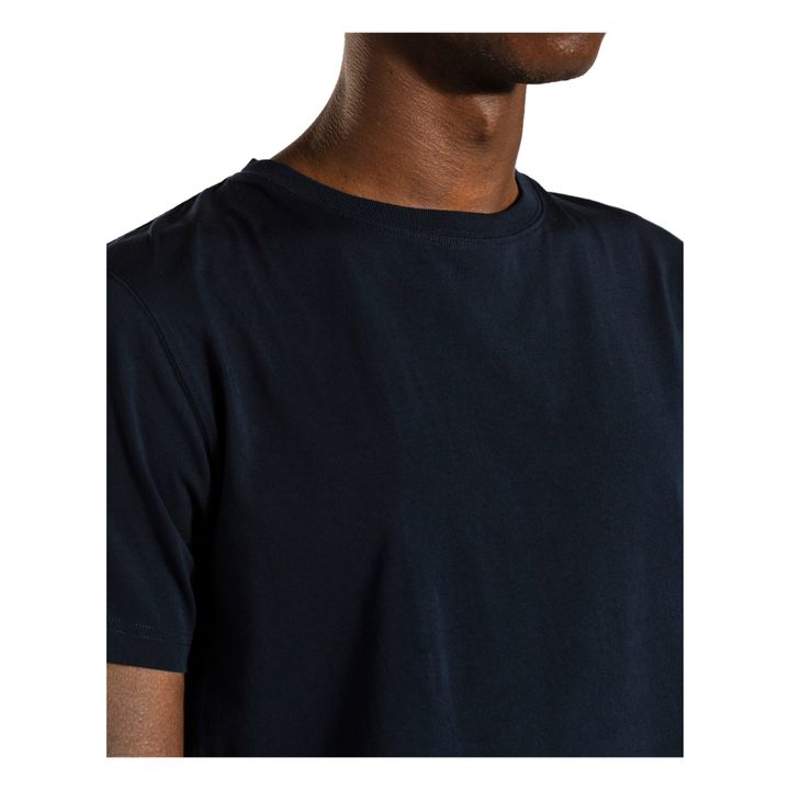 Niels Standard SS Organic Cotton T-Shirt | Azul Marino- Imagen del producto n°3