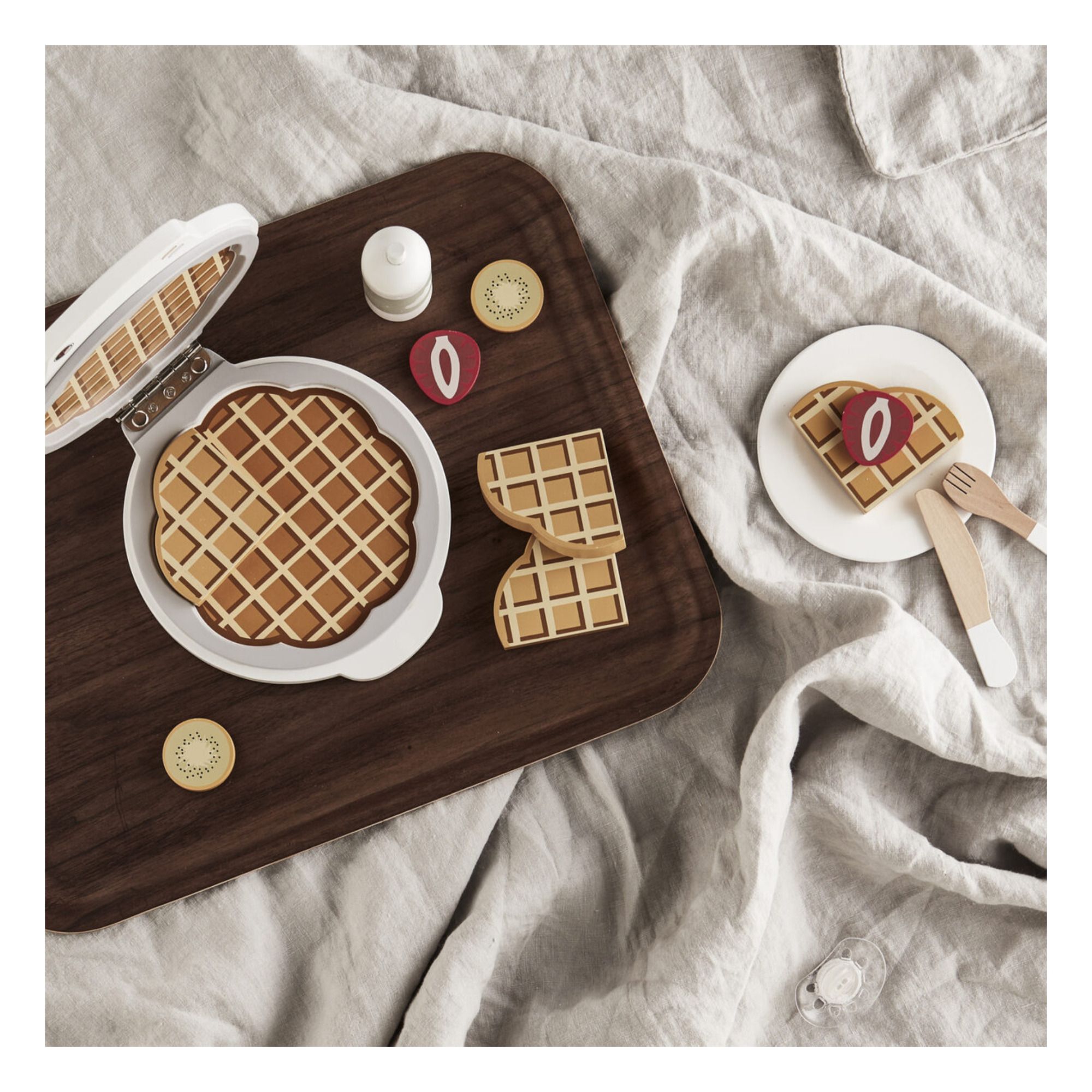 Kid's Concept - Wooden waffle set