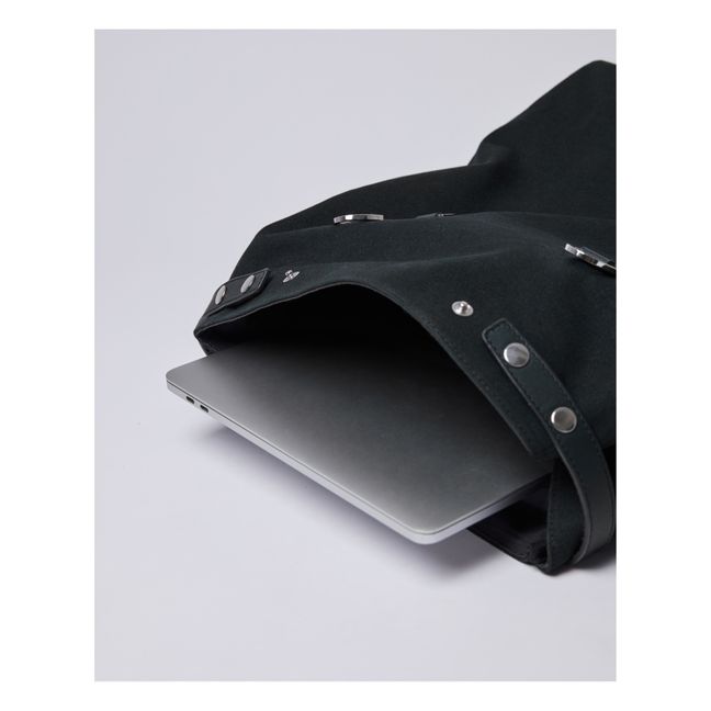 Hege Metal Hook Backpack | Negro